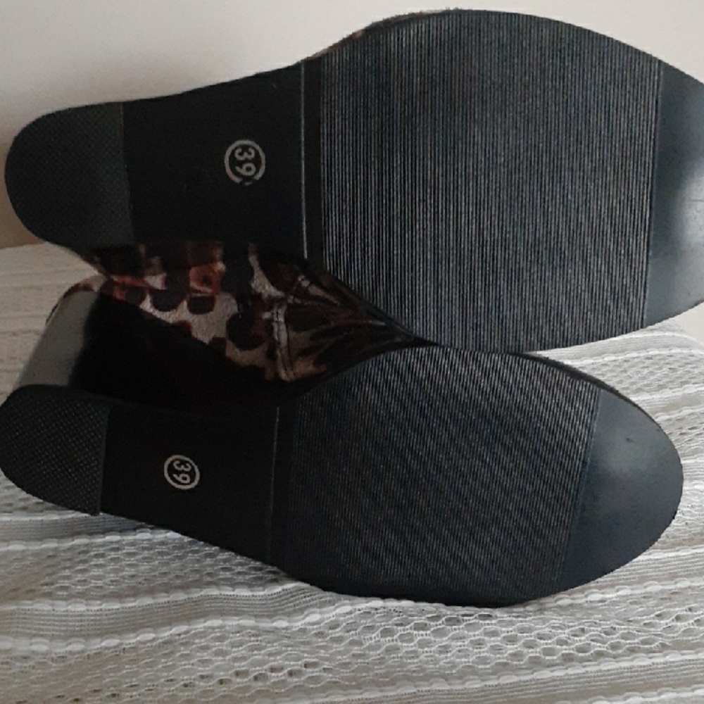 Leopard Print Ankle Booties - Picture 6 of 9